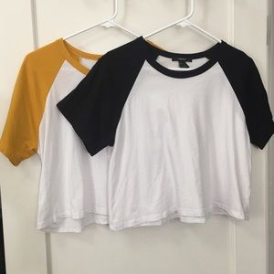 2 Crop Tops